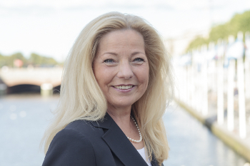 Monika Borchert, Finanzexpertin